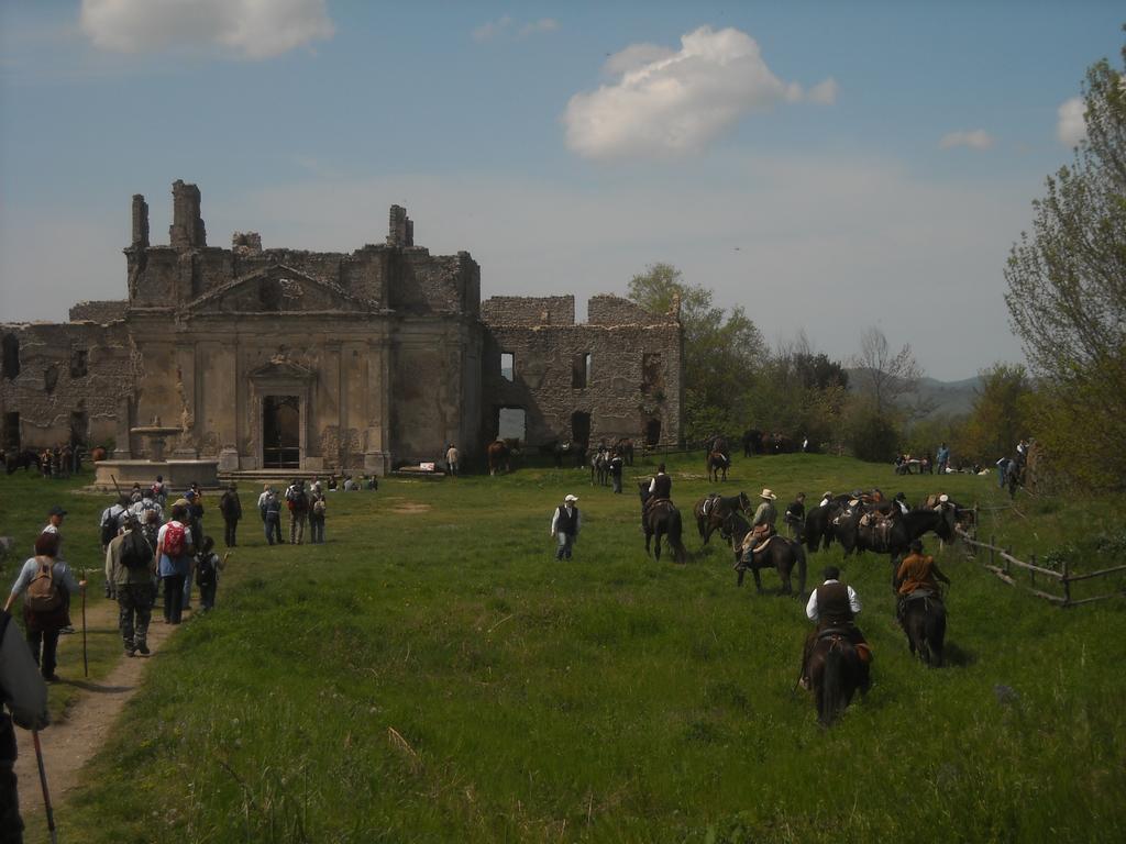 Relax In Piazzetta Casa E Appartamento Per Vacanze Trevignano Romano Exterior foto
