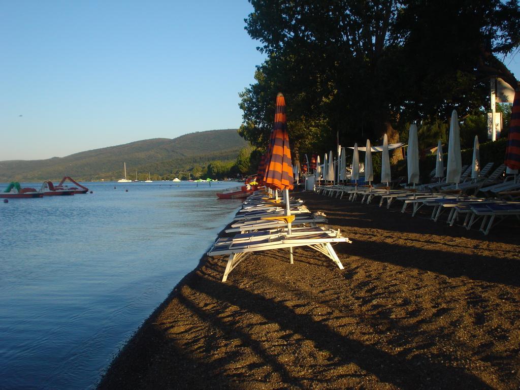 Relax In Piazzetta Casa E Appartamento Per Vacanze Trevignano Romano Exterior foto